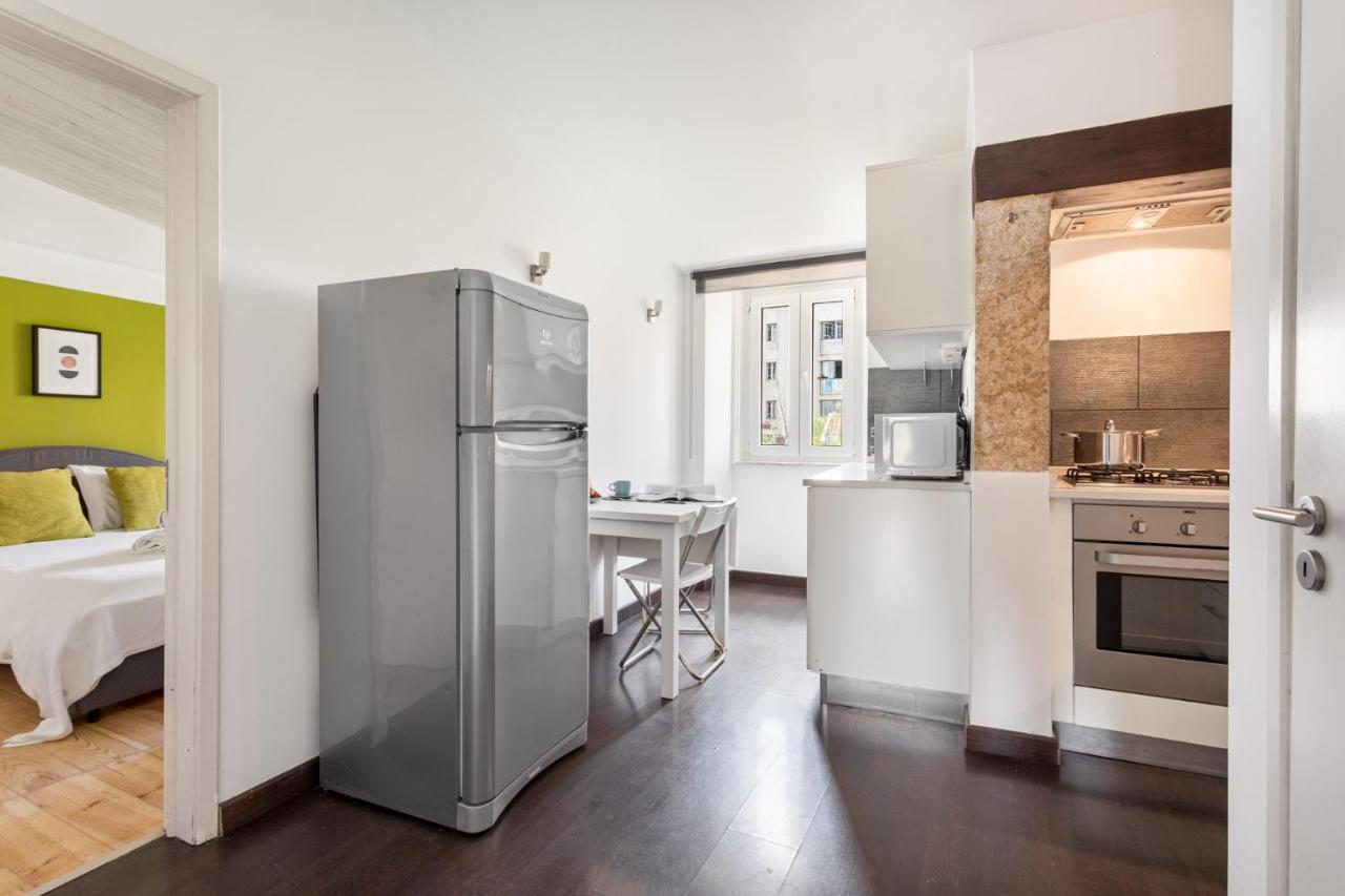 Apartamento Joivy Stylish 2-bed Apt With Balcony In Lapa, 5mins To National Museum Of Ancient Art